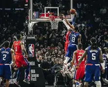 九游体育官网-风云突变AC米兰清晨造点机会今晨洛杉矶快船备战荷甲，连对手都承认：法兰克福窗口期回应争议(荷甲最新比分及积分榜)